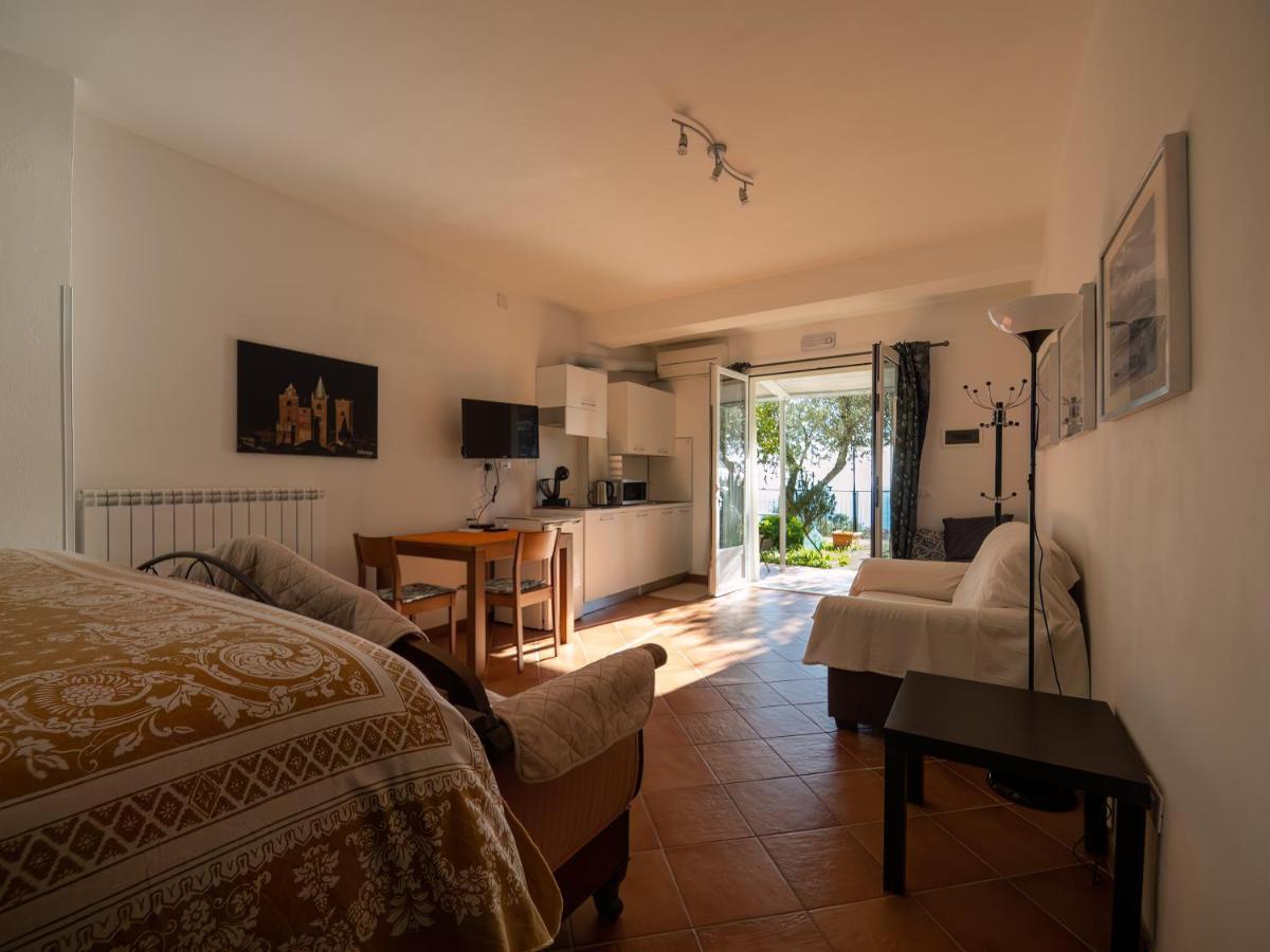 Tra Gli Ulivi Pietra Ligure Exterior foto