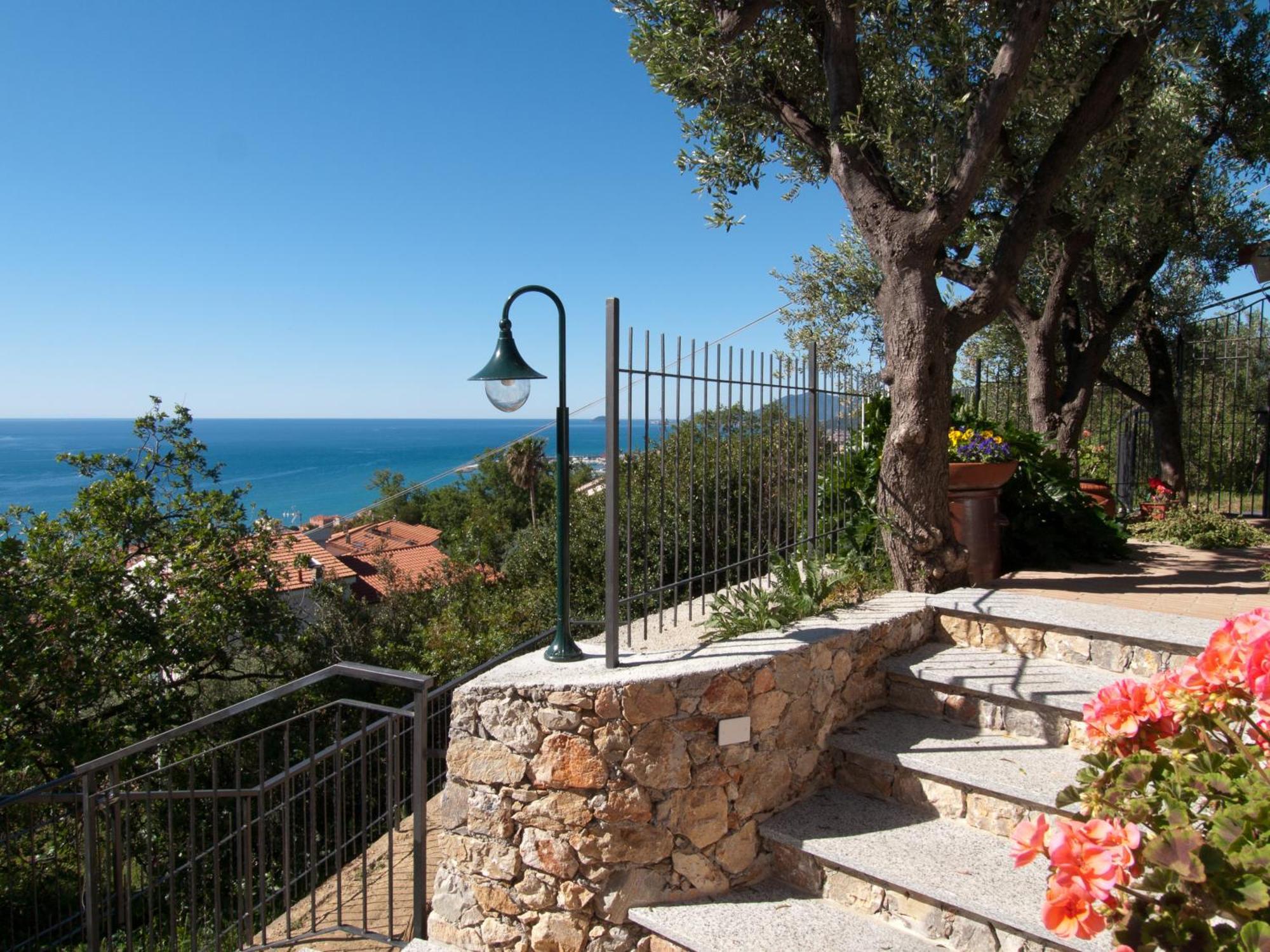 Tra Gli Ulivi Pietra Ligure Exterior foto