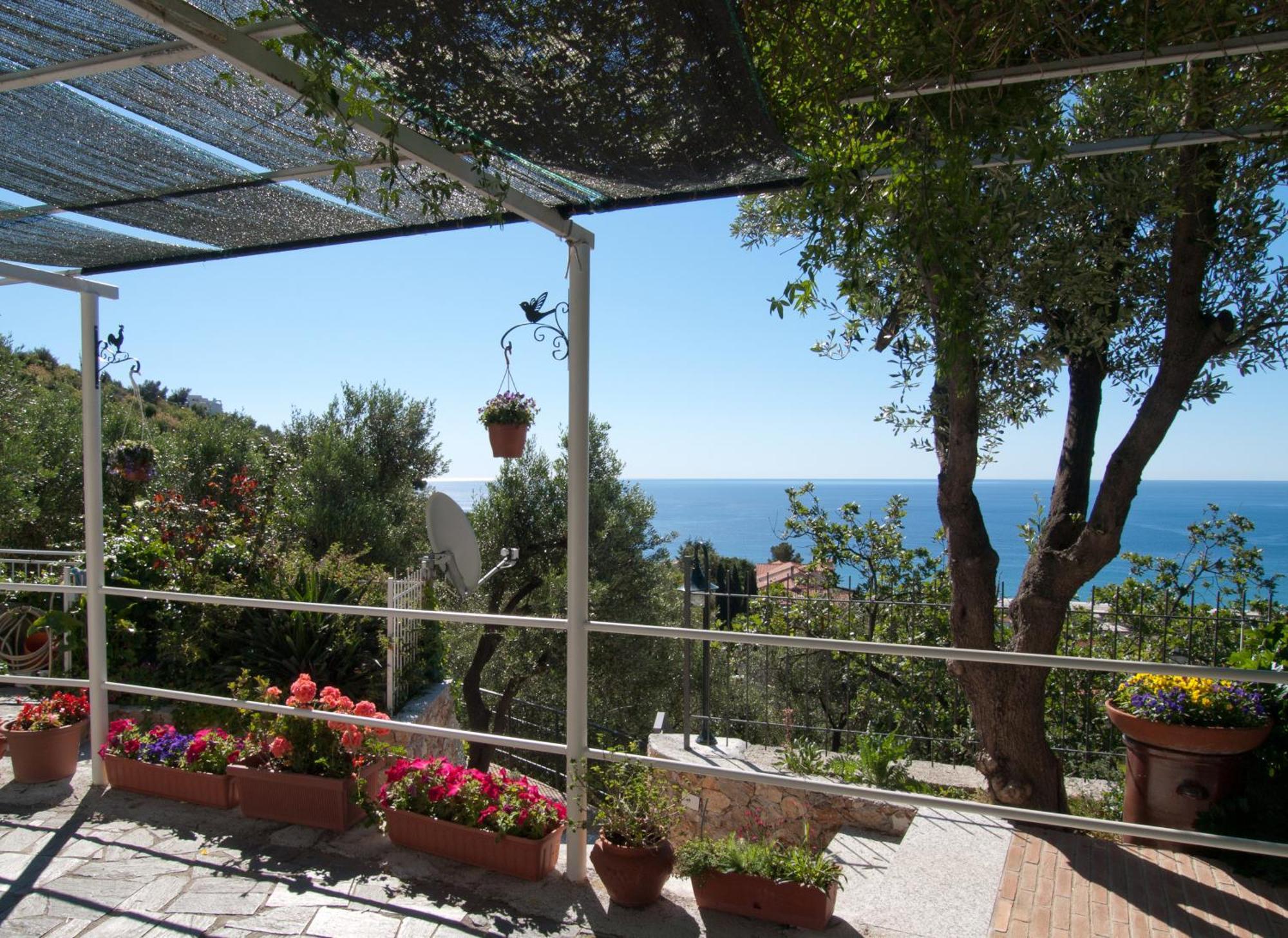 Tra Gli Ulivi Pietra Ligure Exterior foto