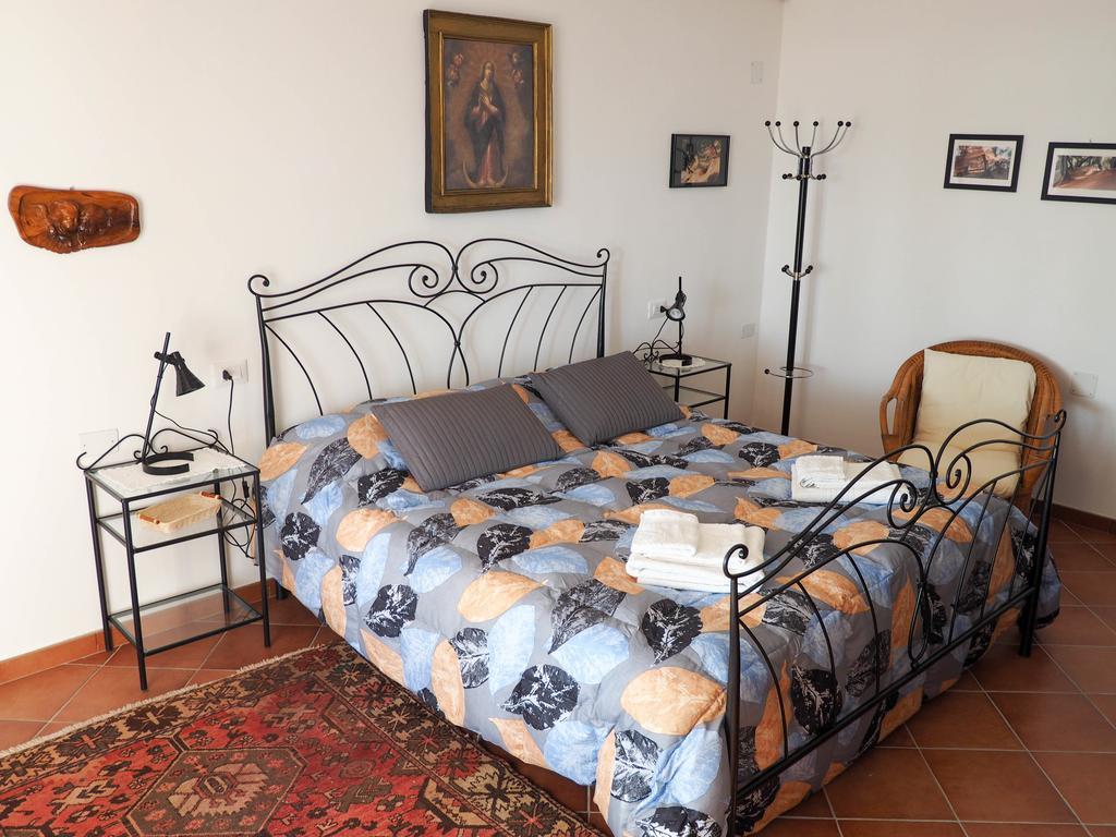 Tra Gli Ulivi Pietra Ligure Quarto foto