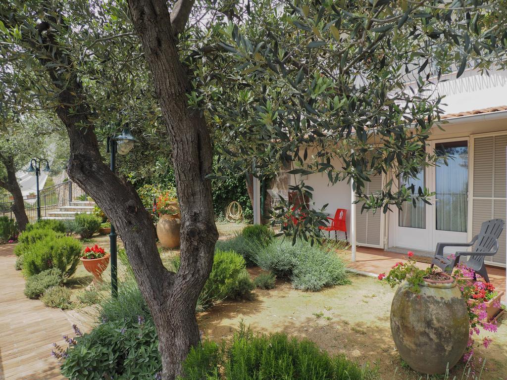 Tra Gli Ulivi Pietra Ligure Exterior foto